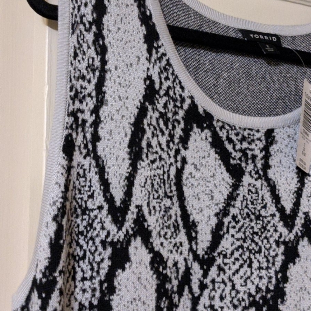 Sleeveless sweater dress - Picture 3 of 4
